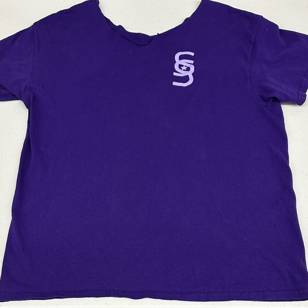 Purple shoulder shirt